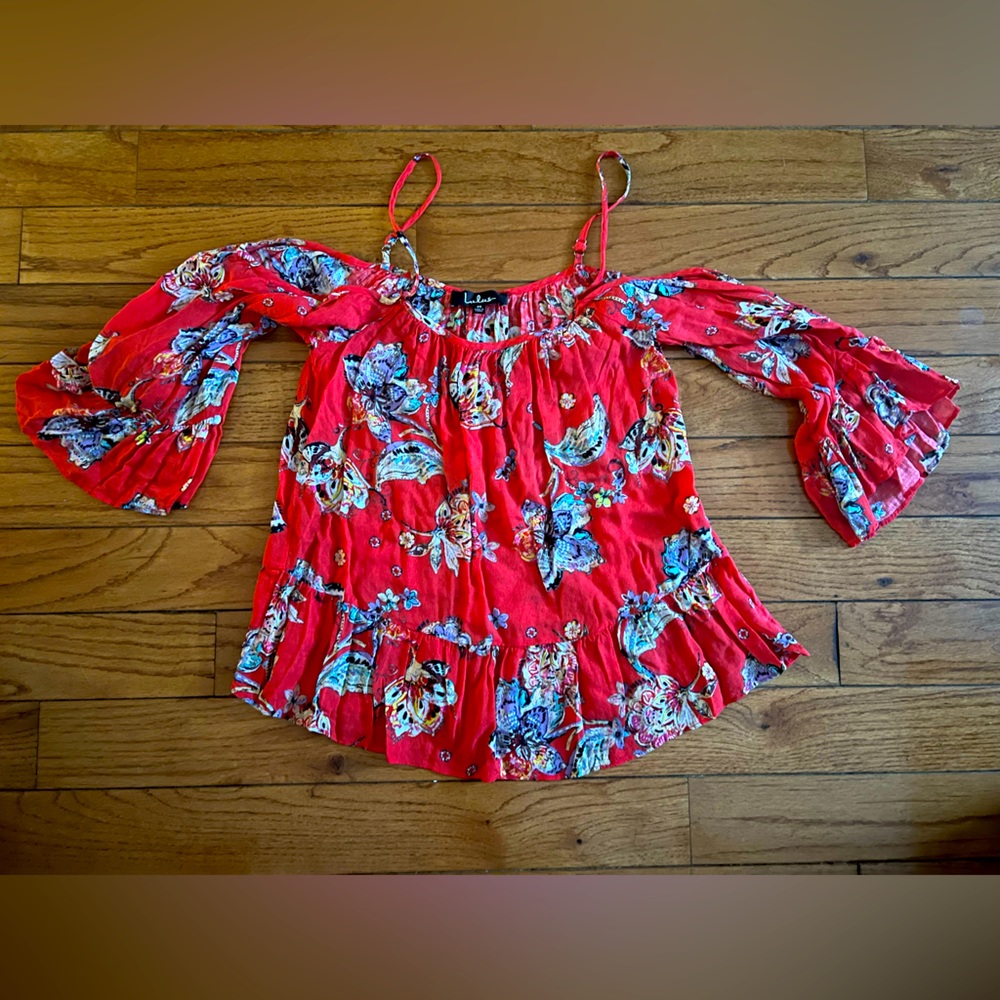 Lulu’s Women’s Summer Floral Print Top with Open Shoulders Red size MD